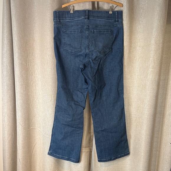 SPANX kick flare Jeans - Picture 3 of 6